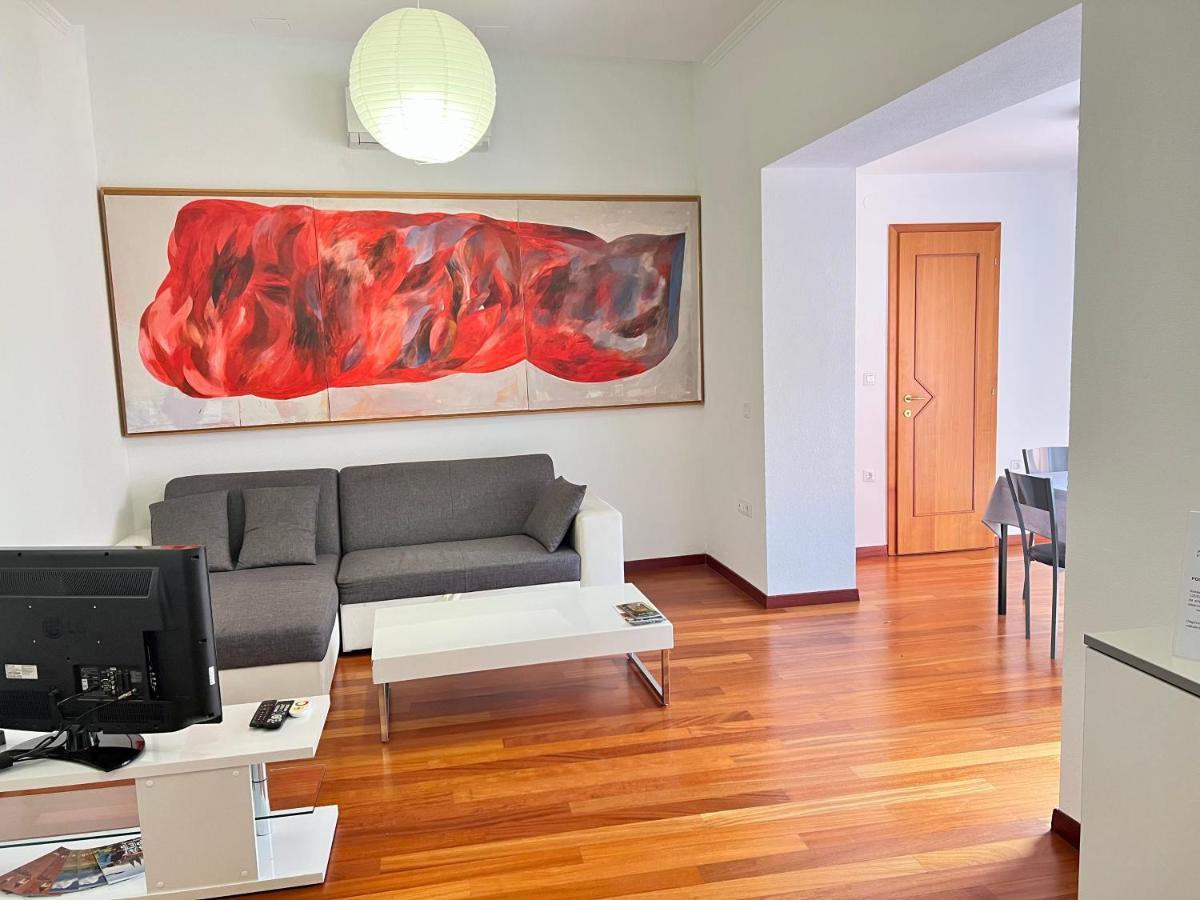Mezzanine Apartment, Center